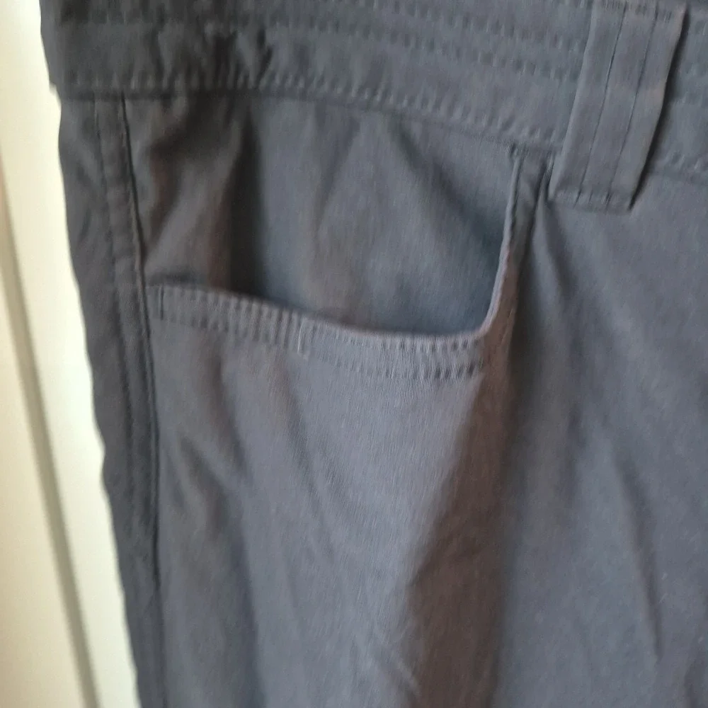 Eddie Bauer Cropped Hiking Pants Womens Size 12 Ruched Legs Black - Picture 4 of 12